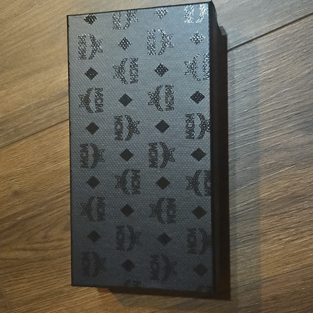 MCM VISETOS LANYARD CARD CASE - Picture 6 of 12